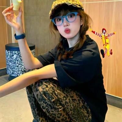 荒岛美女